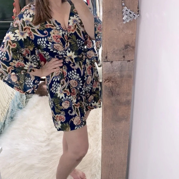 Aryeh blue floral boho romper size large - Picture 3 of 9